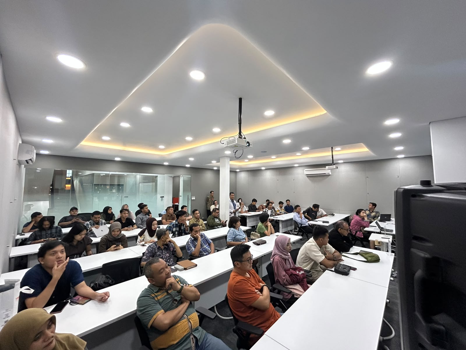 Peserta Edukasi Saham Semarang